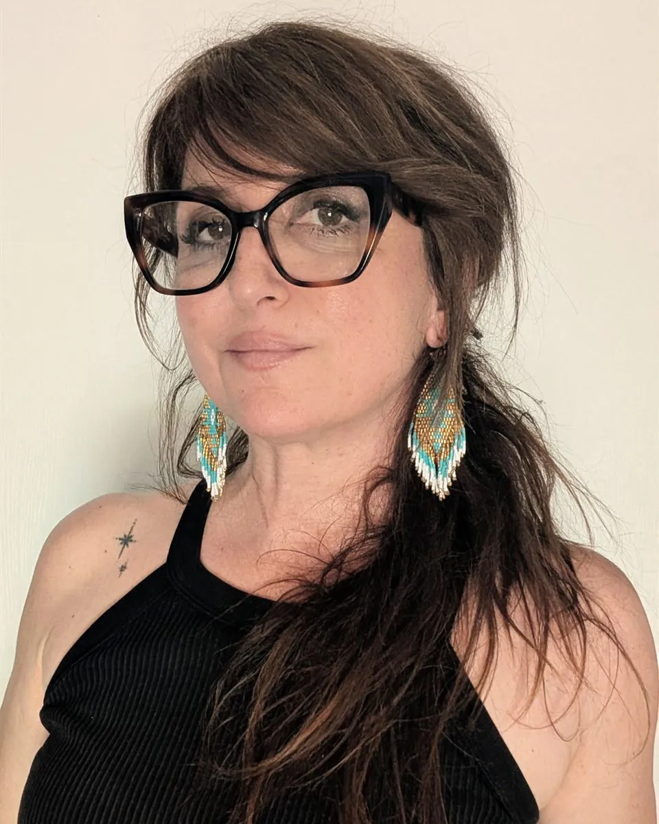 Portrait d'Helena Ona, professeure de yoga sur la Côte d'Azur